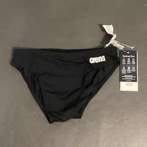 NWT Arena Size 30 Men’s Team Swim Briefs Solid Black-White